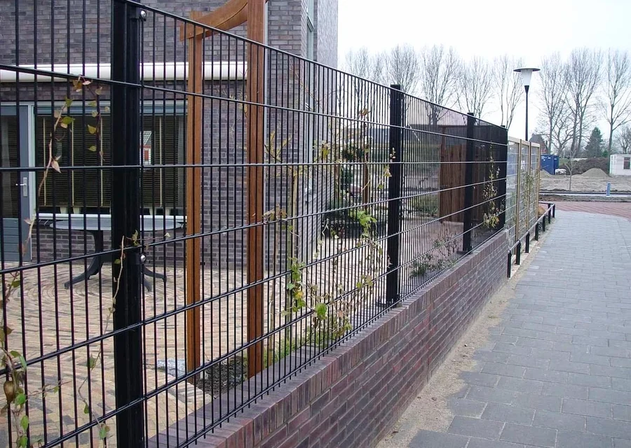 Welded mesh fence project application