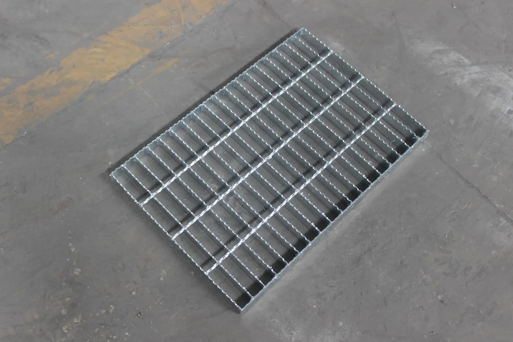 Serrated steel grating panel reviewed for surface selection and RFQ details