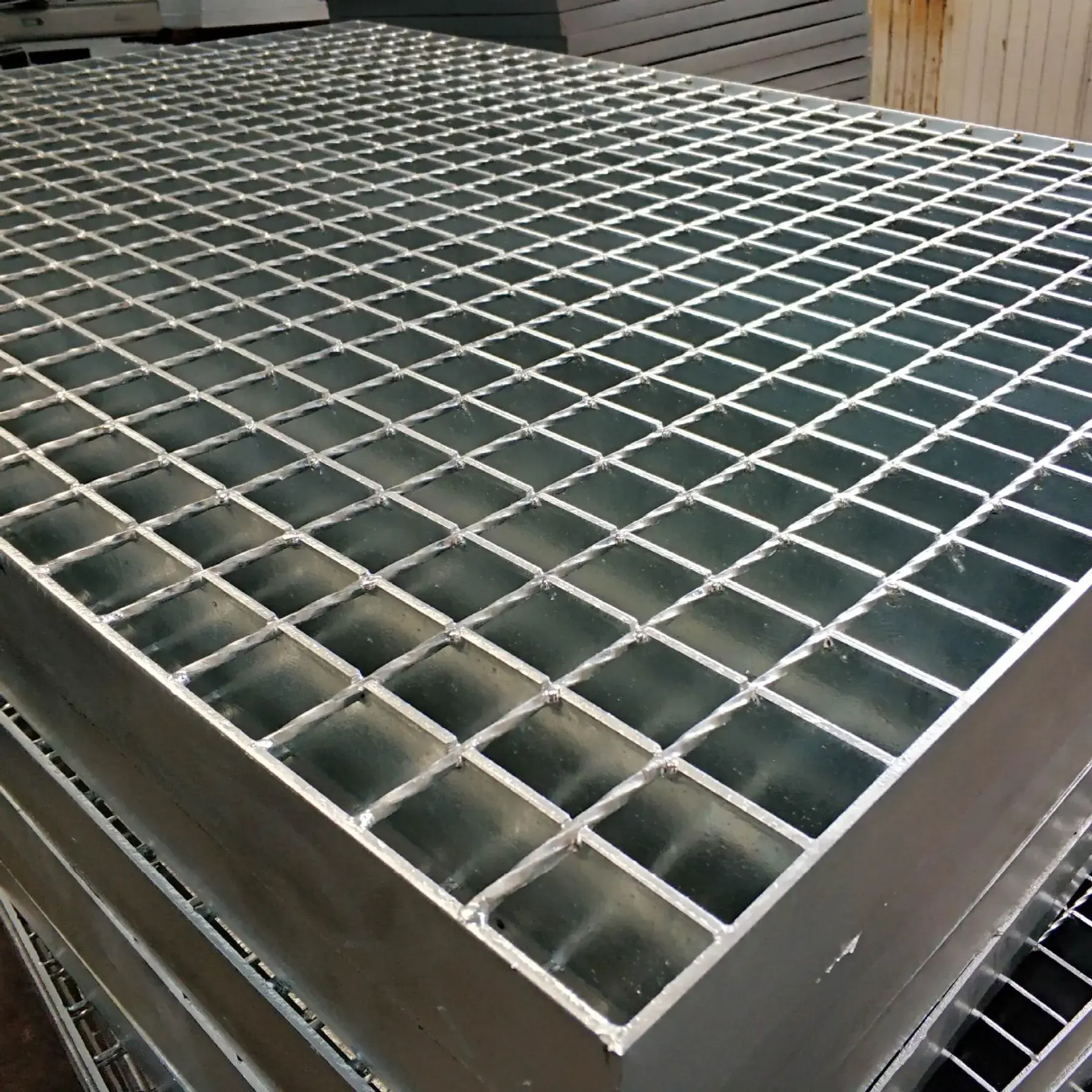 Welded steel bar grating panel reviewed for 19-W-4 and press-welded RFQ details