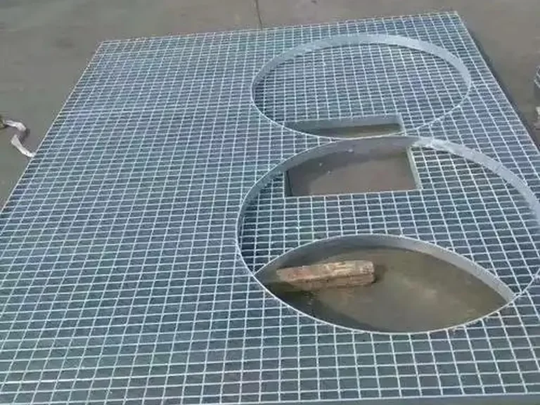 Custom-Shaped Steel Grating - Project panel packages