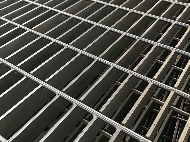 Stainless steel grating surface and spacing reference